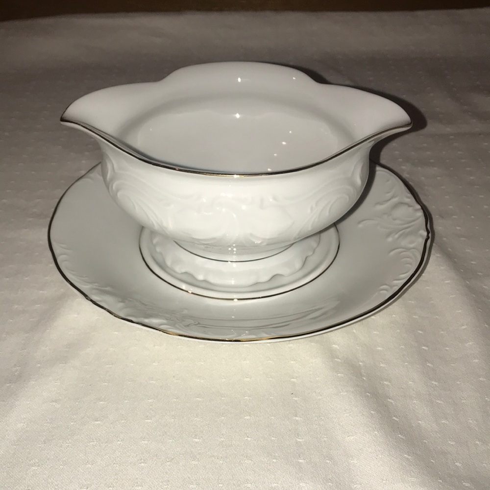 Royal Kent Poland Gravy Boat and Plate - Gold Trim 148